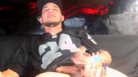 Snapshot of gripthahips chatting on 02/11/25, 10:15 Gripthahips online show from 02/11/25, 10:15