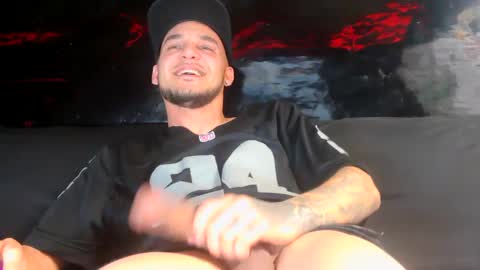 Snapshot of gripthahips chatting on 02/14/25, 07:28 Gripthahips online show from 02/14/25, 07:28