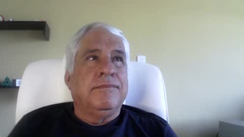 Snapshot of grisa01 chatting on 11/11/25, 01:00 grisa01 online show from 11/11/25, 01:00