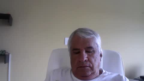 Snapshot of grisa01 chatting on 11/16/25, 12:44 grisa01 online show from 11/16/25, 12:44