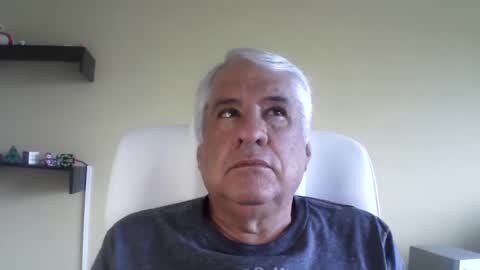 Snapshot of grisa01 chatting on 11/17/25, 12:11 grisa01 online show from 11/17/25, 12:11