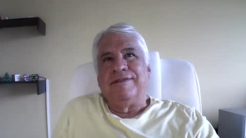 Snapshot of grisa01 chatting on 11/18/25, 12:42 grisa01 online show from 11/18/25, 12:42