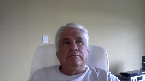 Snapshot of grisa01 chatting on 11/23/25, 01:44 grisa01 online show from 11/23/25, 01:44