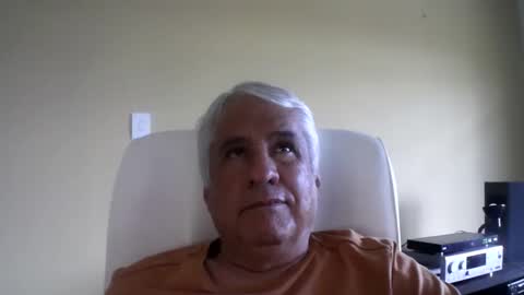 Snapshot of grisa01 chatting on 11/25/25, 05:24 grisa01 online show from 11/25/25, 05:24