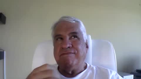 Snapshot of grisa01 chatting on 12/01/25, 01:38 grisa01 online show from 12/01/25, 01:38