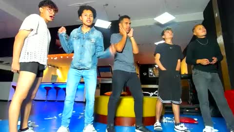 GRIVALS. THOMAS AND DAMIAND online show from 12/31/24, 09:17