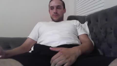 Snapshot of grnde789 chatting on 11/24/25, 02:11 grnde789 online show from 11/24/25, 02:11