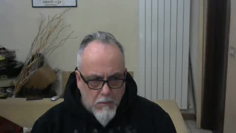 Snapshot of grz65 chatting on 01/06/25, 11:18 GRIZZLY65 online show from 01/06/25, 11:18