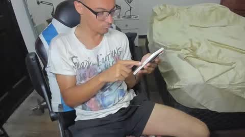 Snapshot of guachin_new chatting on 12/26/24, 04:32 guachin_new online show from 12/26/24, 04:32