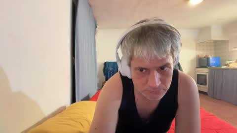 Snapshot of guardiannif_ chatting on 01/17/26, 01:32 guardiannif_ online show from 01/17/26, 01:32