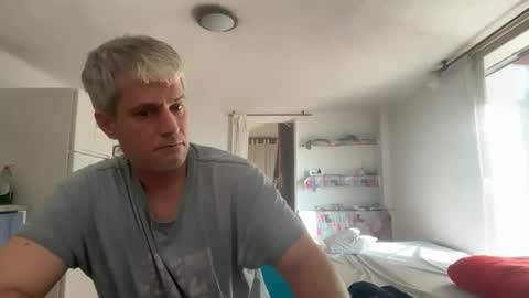 Snapshot of guardiannif_ chatting on 02/17/26, 04:35 guardiannif_ online show from 02/17/26, 04:35