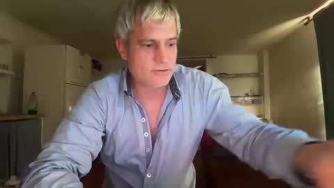 guardiannif_ online show from 03/12/26, 04:46