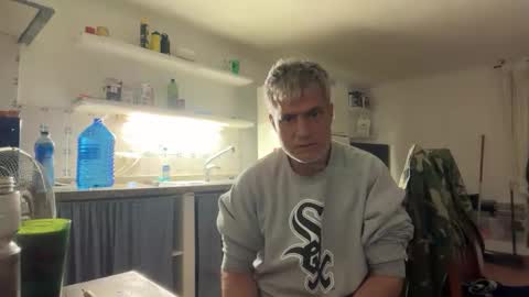 guardiannif_ online show from 04/25/26, 02:03