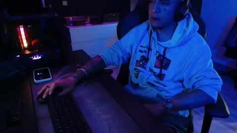 Guayaco  online show from 10/31/25, 02:56