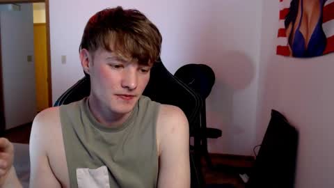 gucciboi4 online show from 01/12/25, 03:49