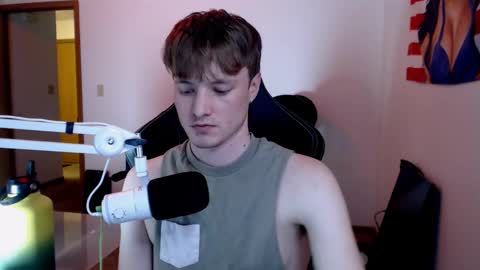 gucciboi4 online show from 02/02/25, 03:54