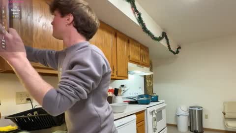 gucciboi4 online show from 11/30/25, 05:06