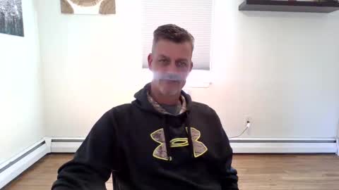 Snapshot of gudguy2025 chatting on 10/10/25, 03:22 gudguy2025 online show from 10/10/25, 03:22