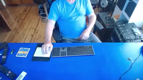 Snapshot of guesswhatigot2 chatting on 12/08/24, 06:33 guesswhatigot2 online show from 12/08/24, 06:33