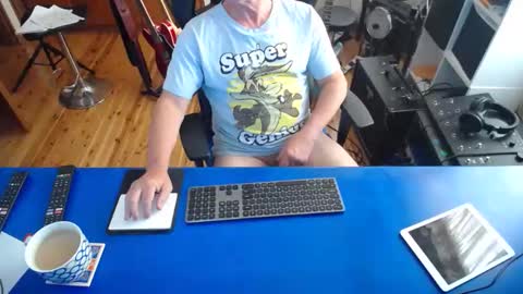 Snapshot of guesswhatigot2 chatting on 01/21/25, 08:08 guesswhatigot2 online show from 01/21/25, 08:08