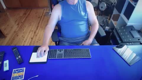 Snapshot of guesswhatigot2 chatting on 02/21/25, 07:45 guesswhatigot2 online show from 02/21/25, 07:45