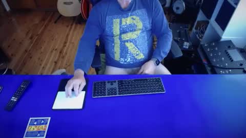 Snapshot of guesswhatigot2 chatting on 03/09/25, 03:11 guesswhatigot2 online show from 03/09/25, 03:11