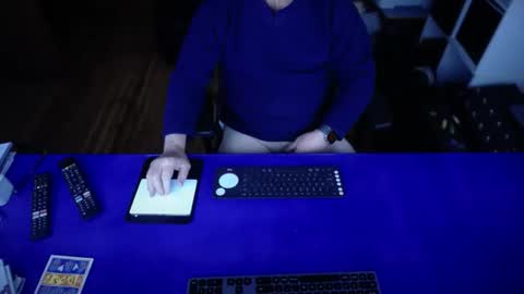 Snapshot of guesswhatigot2 chatting on 09/12/25, 08:25 guesswhatigot2 online show from 09/12/25, 08:25