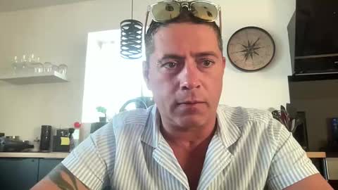 guil0 online show from 09/17/25, 09:05