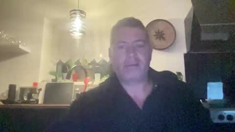 guil0 online show from 10/03/25, 06:54