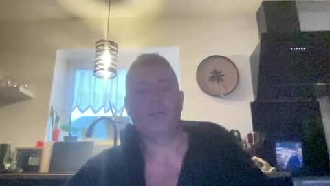 guil0 online show from 10/09/25, 10:24