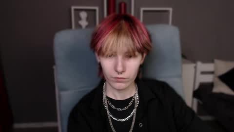 guitarandangell online show from 04/05/26, 07:22