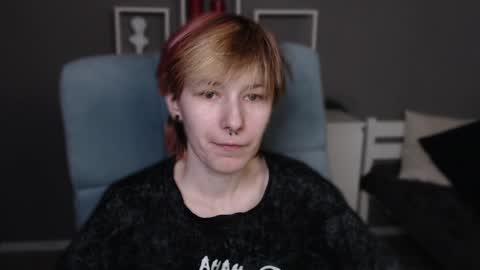 guitarandangell online show from 04/19/26, 05:56