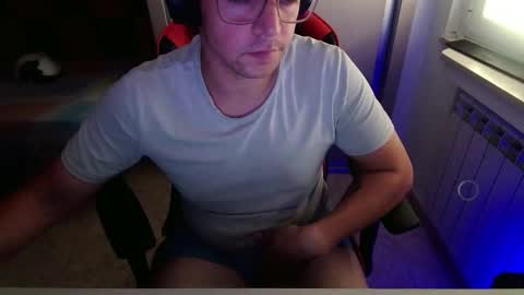 Guitoo online show from 09/21/25, 01:35