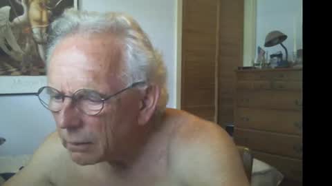 Snapshot of gulfcoast1952 chatting on 06/29/26, 05:57 Roy online show from 06/29/26, 05:57