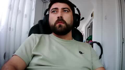 guliverreal online show from 12/14/25, 01:05