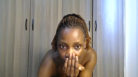 Snapshot of gulpess chatting on 07/08/26, 12:20 Miss Incredible online show from 07/08/26, 12:20