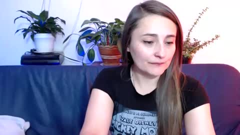 Vane blonde and Hazell black hair online show from 01/22/25, 09:54