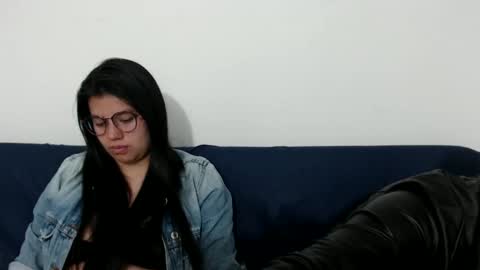 Vane blonde and Hazell black hair online show from 11/08/25, 06:40