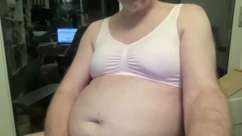 Snapshot of gummicasual chatting on 02/05/26, 10:36 gummicasual online show from 02/05/26, 10:36