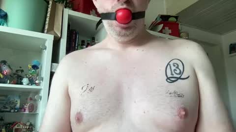 Snapshot of gummicasual chatting on 02/07/26, 01:59 gummicasual online show from 02/07/26, 01:59