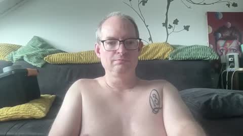 Snapshot of gummicasual chatting on 02/13/26, 12:12 gummicasual online show from 02/13/26, 12:12