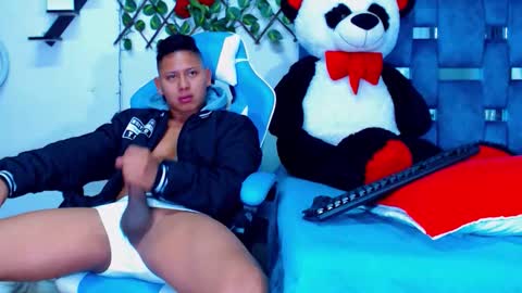 Hakim online show from 09/30/25, 12:54