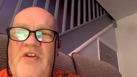 Snapshot of gusher25 chatting on 12/27/24, 06:42 gusher25 online show from 12/27/24, 06:42