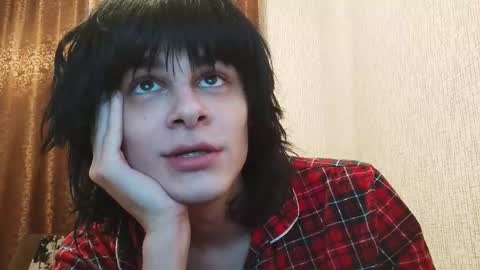 gushill_ online show from 11/25/25, 12:43