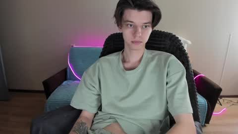 guy_liam1 online show from 12/25/24, 12:37