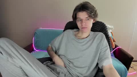 guy_liam1 online show from 02/02/25, 08:57