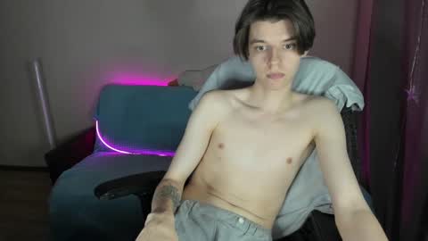 guy_liam1 online show from 03/06/25, 05:22