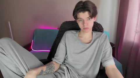 guy_liam1 online show from 03/09/25, 01:37