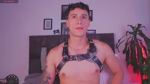 Snapshot of guy_twinks chatting on 07/16/26, 03:56 Gabriel online show from 07/16/26, 03:56
