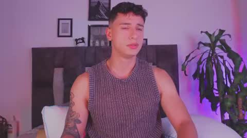 Snapshot of guy_twinks chatting on 07/18/26, 05:11 Gabriel online show from 07/18/26, 05:11